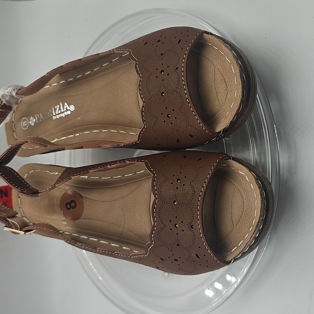 K New Patrizia Wedge Sandals Brown W/ Gold Buckles Sandal Summer Sz 8 - Picture 4 of 11